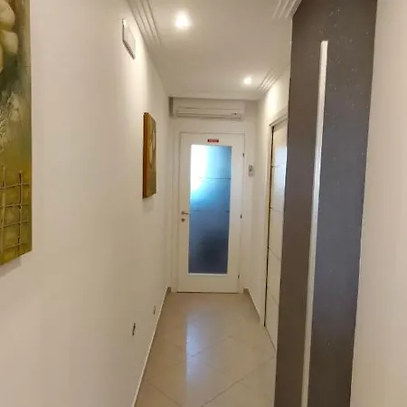 Tra Terra E Mare 1 アパート *